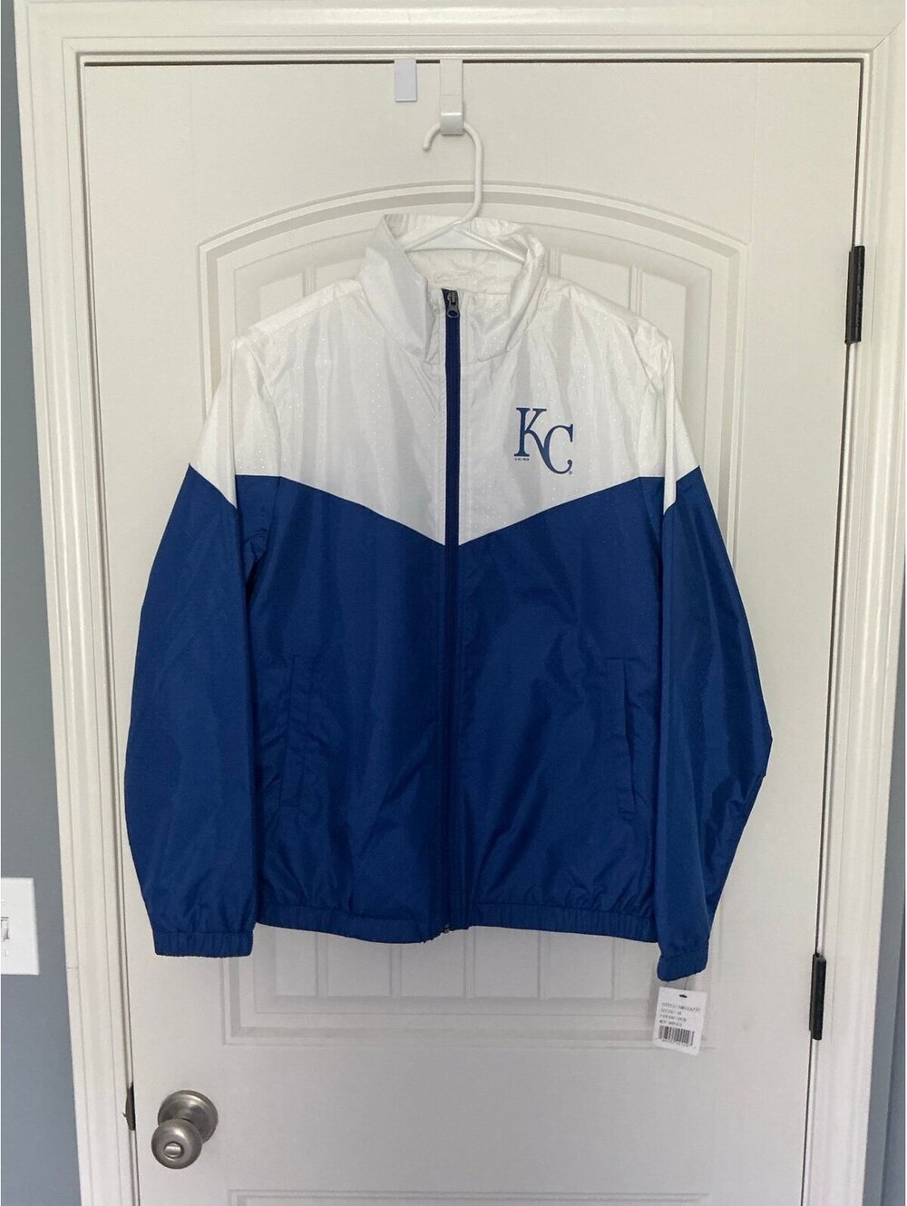 NWT G-III 4HER White Kansas City Royals Jacket size Medium